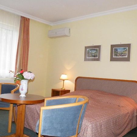 Apartment Pension Rideg Heviz Ngoại thất bức ảnh